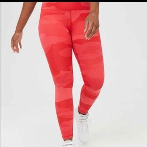 Aerie OFFLINE Red Camo High Waisted Legging Size Medium